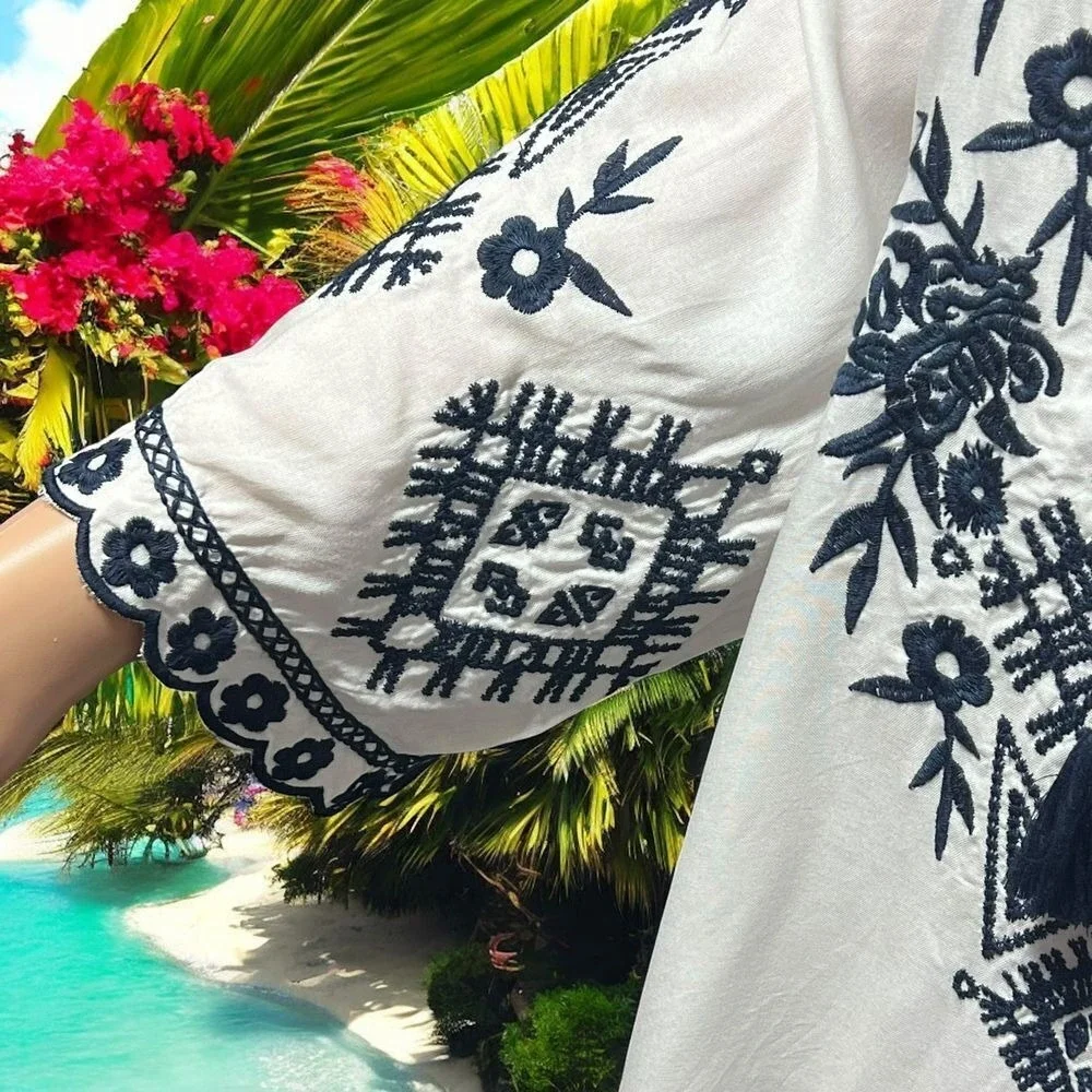 Chic Connection Boho White Cotton Blend Dress Size Medium Embroidered